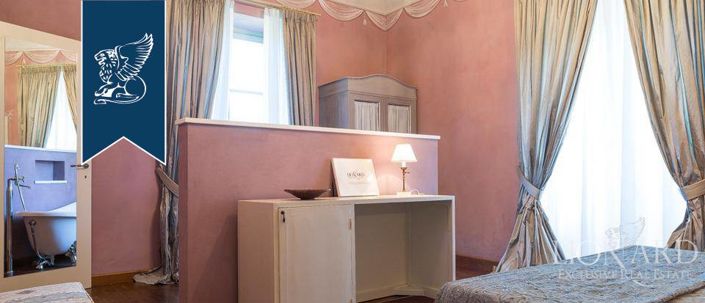 Image No.36-10 Bed Property for sale