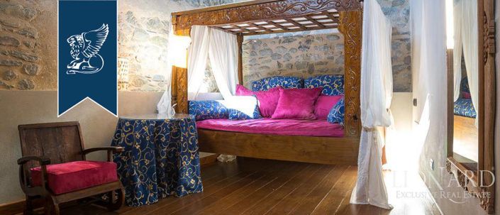 Image No.43-10 Bed Property for sale