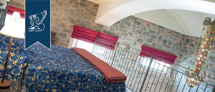 Image No.45-10 Bed Property for sale