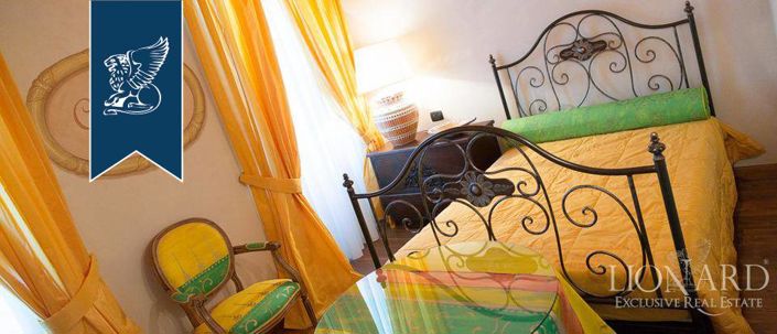 Image No.52-10 Bed Property for sale