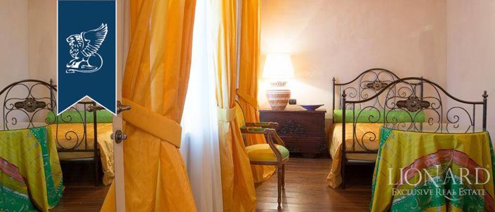 Image No.53-10 Bed Property for sale