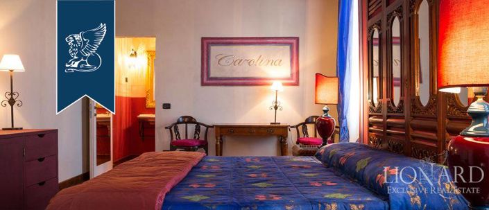 Image No.57-10 Bed Property for sale