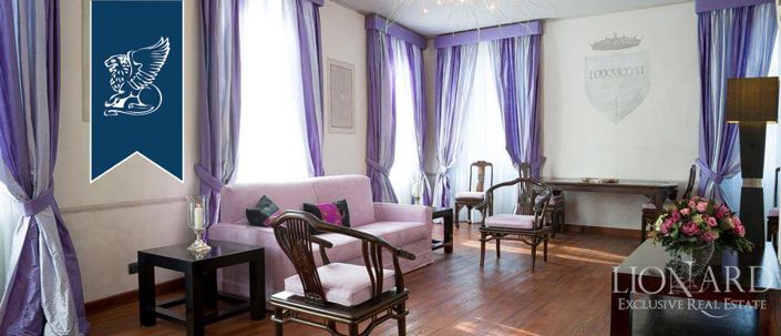 Image No.58-10 Bed Property for sale