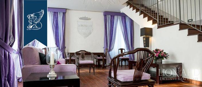 Image No.59-10 Bed Property for sale