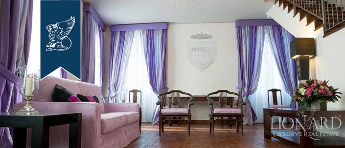 Image No.60-10 Bed Property for sale