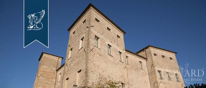 Image No.7-10 Bed Property for sale