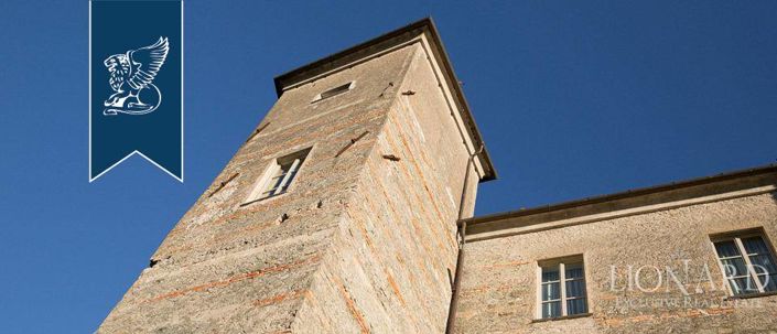 Image No.9-10 Bed Property for sale