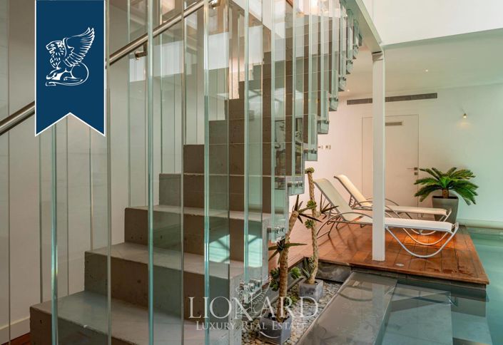 Image No.55-7 Bed Flat for sale