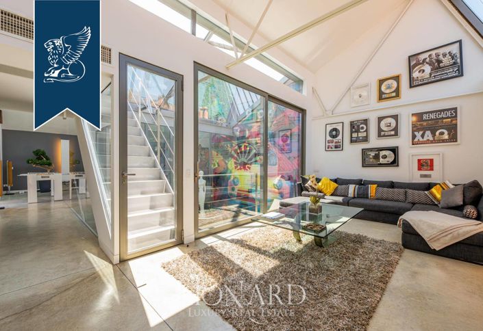 Image No.8-7 Bed Flat for sale