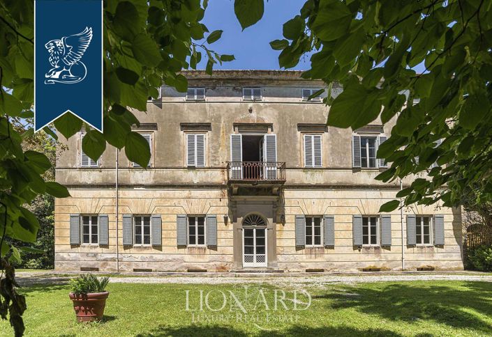 Image No.12-15 Bed Villa for sale