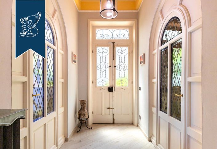 Image No.10-6 Bed Villa for sale