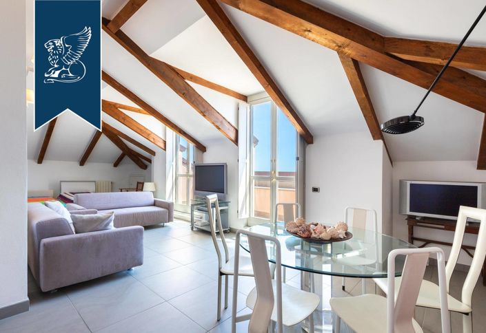 Image No.28-6 Bed Villa for sale