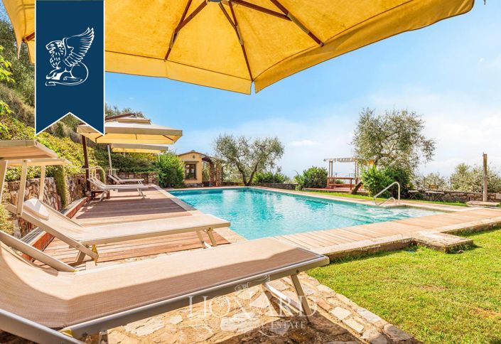 Image No.12-11 Bed Farmhouse for sale