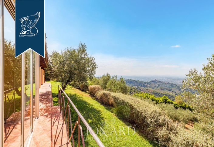 Image No.17-11 Bed Farmhouse for sale