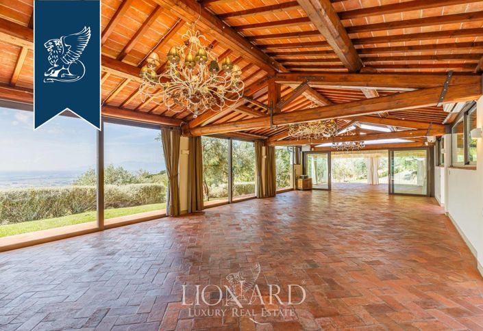 Image No.18-11 Bed Farmhouse for sale