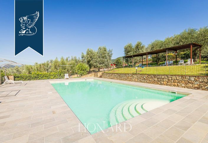 Image No.17-6 Bed Farmhouse for sale