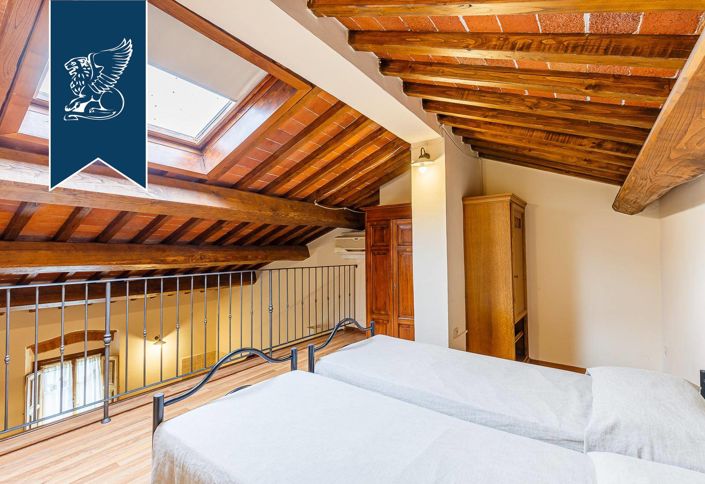 Image No.32-6 Bed Farmhouse for sale