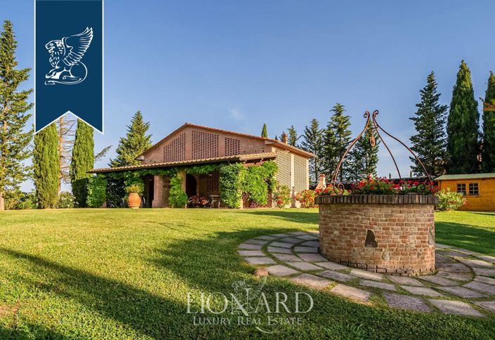 Image No.8-14 Bed Farmhouse for sale