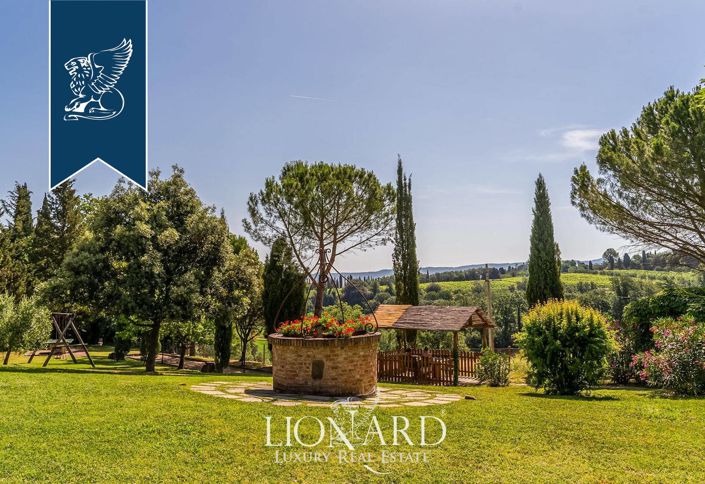 Image No.19-14 Bed Farmhouse for sale