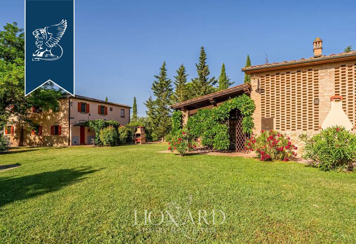 Image No.11-14 Bed Farmhouse for sale