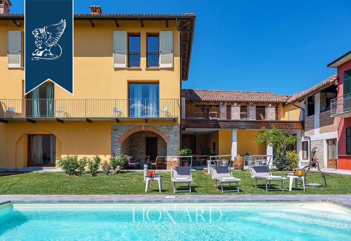 Image No.11-6 Bed Farmhouse for sale