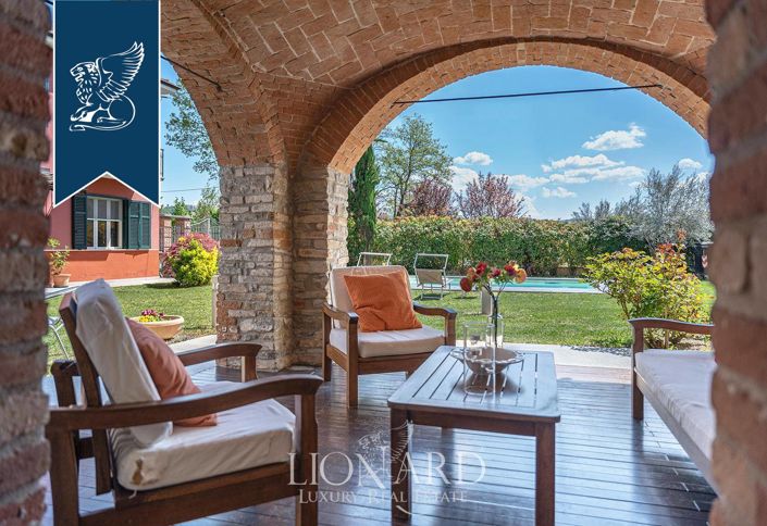 Image No.16-6 Bed Farmhouse for sale