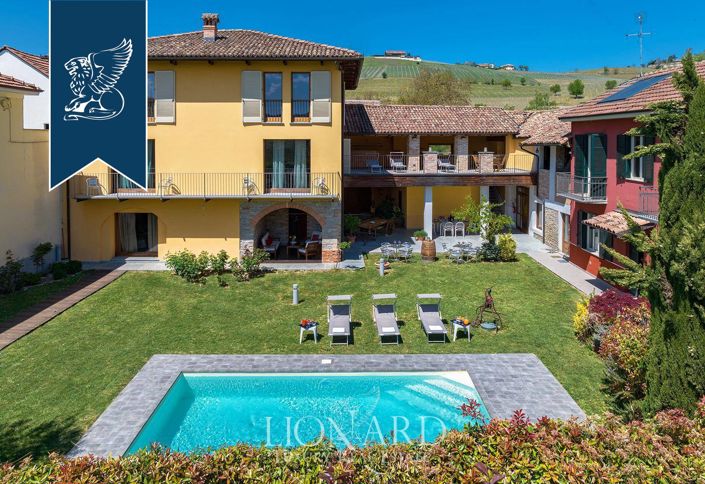 Image No.2-6 Bed Farmhouse for sale