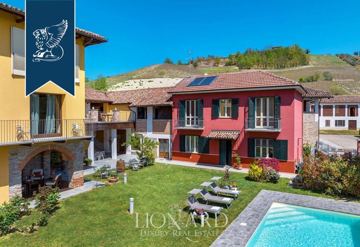 Image No.4-6 Bed Farmhouse for sale