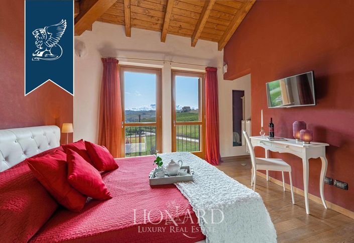 Image No.41-6 Bed Farmhouse for sale