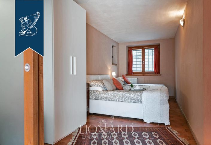 Image No.47-6 Bed Farmhouse for sale