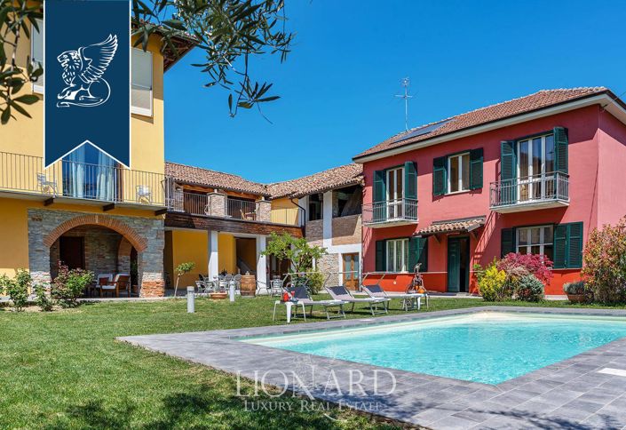 Image No.6-6 Bed Farmhouse for sale