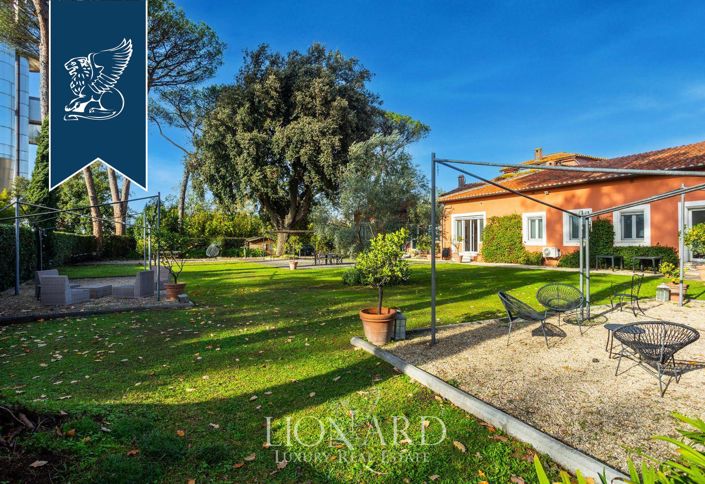 Image No.10-7 Bed Villa for sale