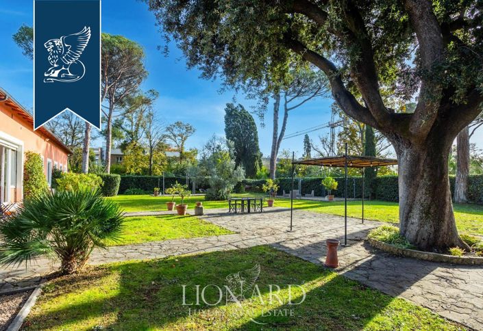 Image No.12-7 Bed Villa for sale