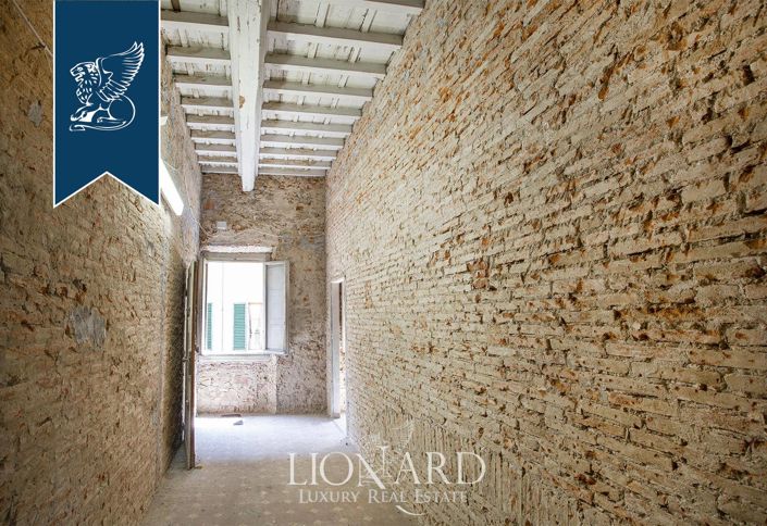 Image No.22-15 Bed Property for sale