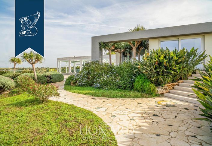 Image No.10-5 Bed Villa for sale