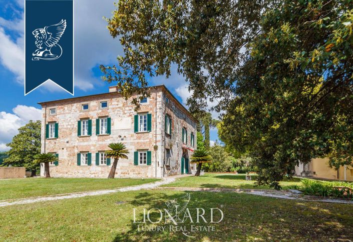 Image No.11-9 Bed Property for sale