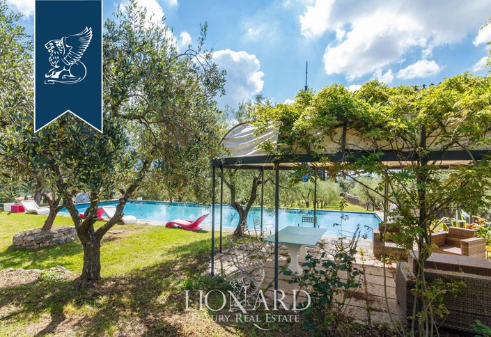 Image No.31-9 Bed Property for sale