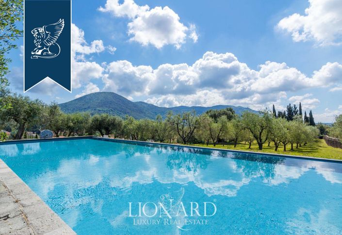 Image No.33-9 Bed Property for sale