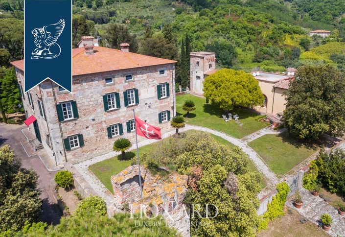 Image No.5-9 Bed Property for sale