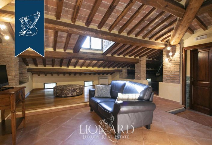 Image No.44-10 Bed Villa for sale