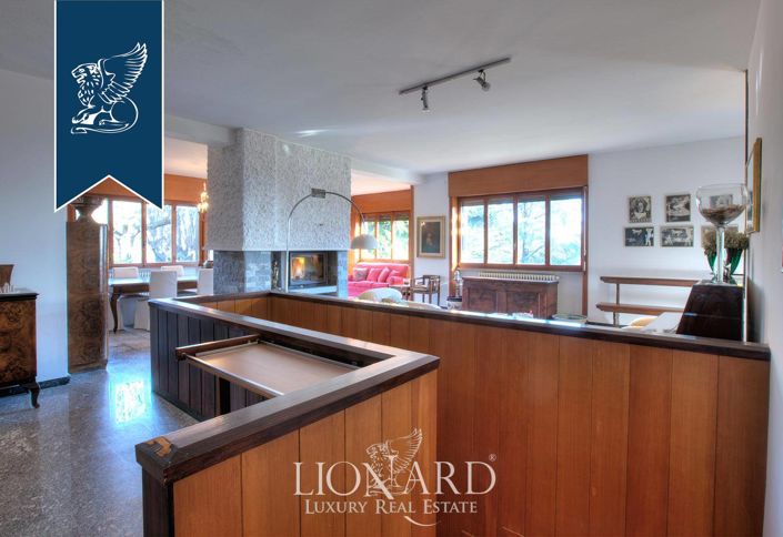 Image No.11-8 Bed Villa for sale