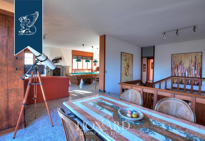 Image No.17-8 Bed Villa for sale