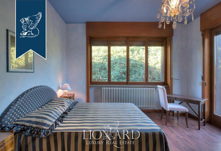 Image No.23-8 Bed Villa for sale