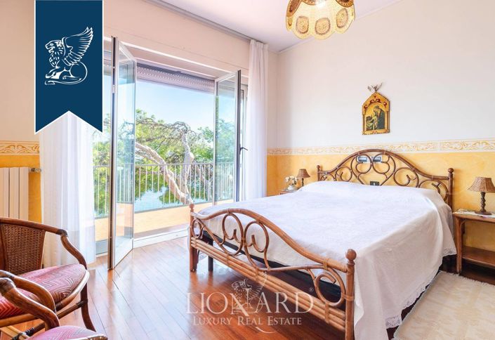 Image No.18-11 Bed Villa for sale