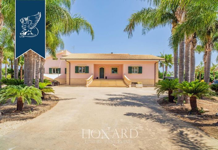 Image No.7-10 Bed Villa for sale