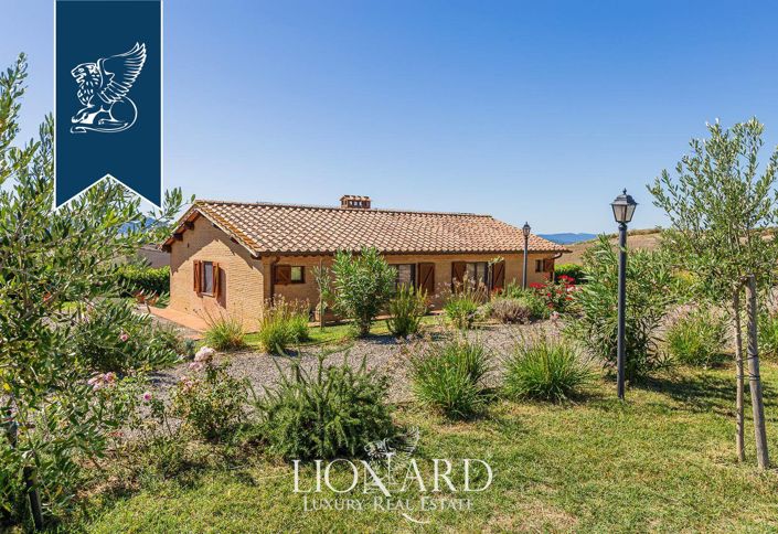 Image No.12-10 Bed Farmhouse for sale