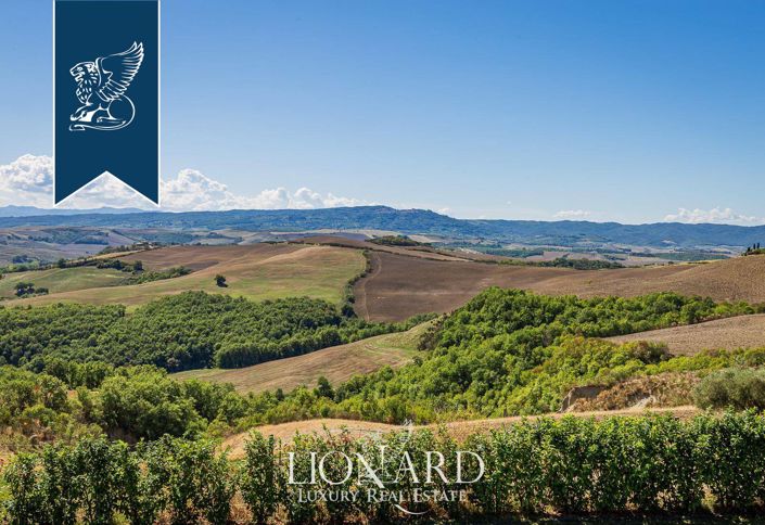 Image No.7-10 Bed Farmhouse for sale