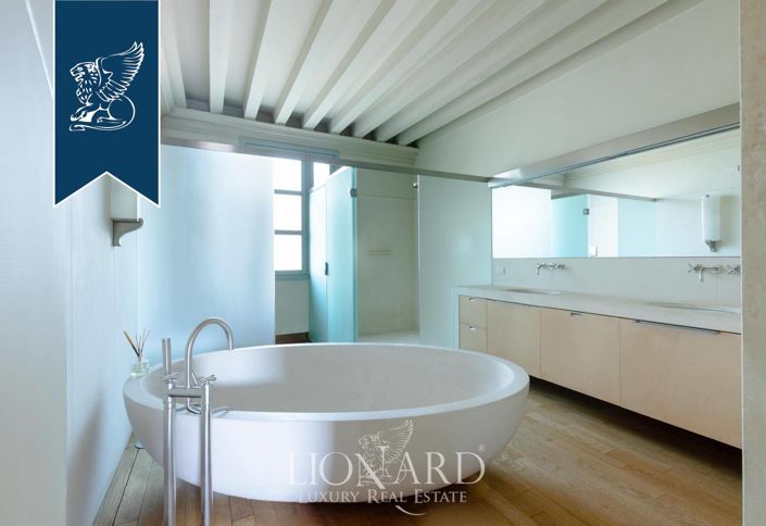 Image No.20-4 Bed Property for sale