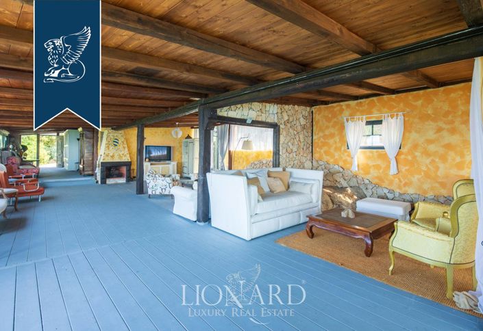 Image No.9-6 Bed Villa for sale