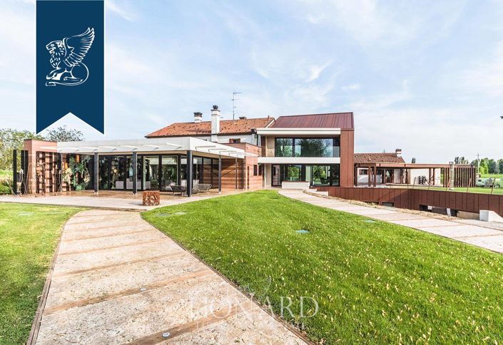 Image No.8-4 Bed Villa for sale